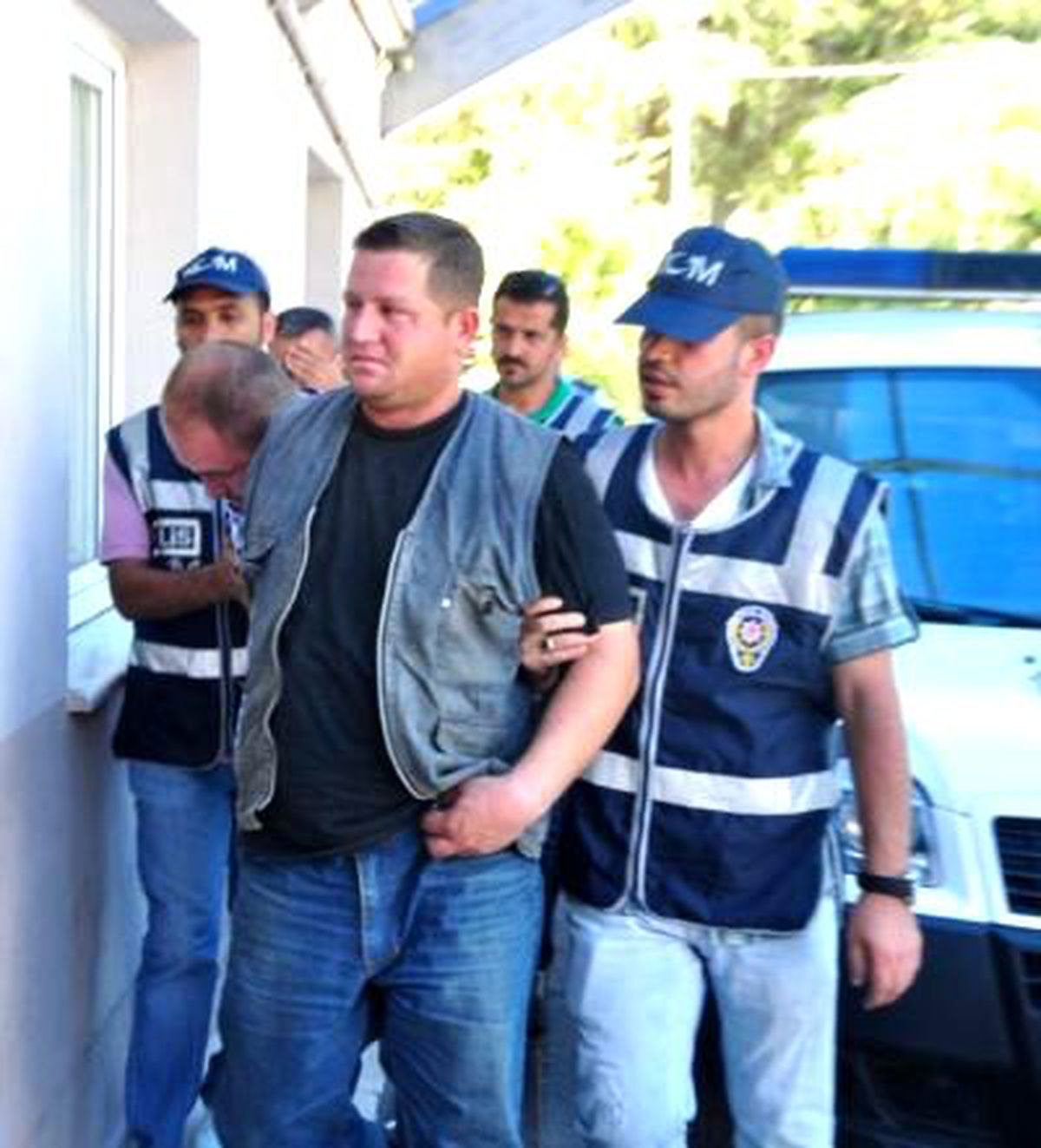 Manisa\'da Uyuşturucu Operasyonu