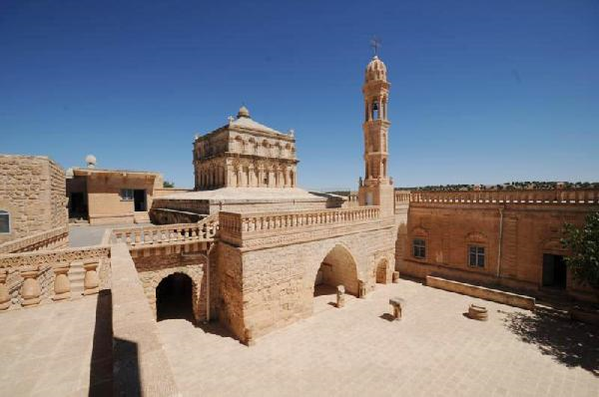 Mardin\'deki Manastıra Din Adamı