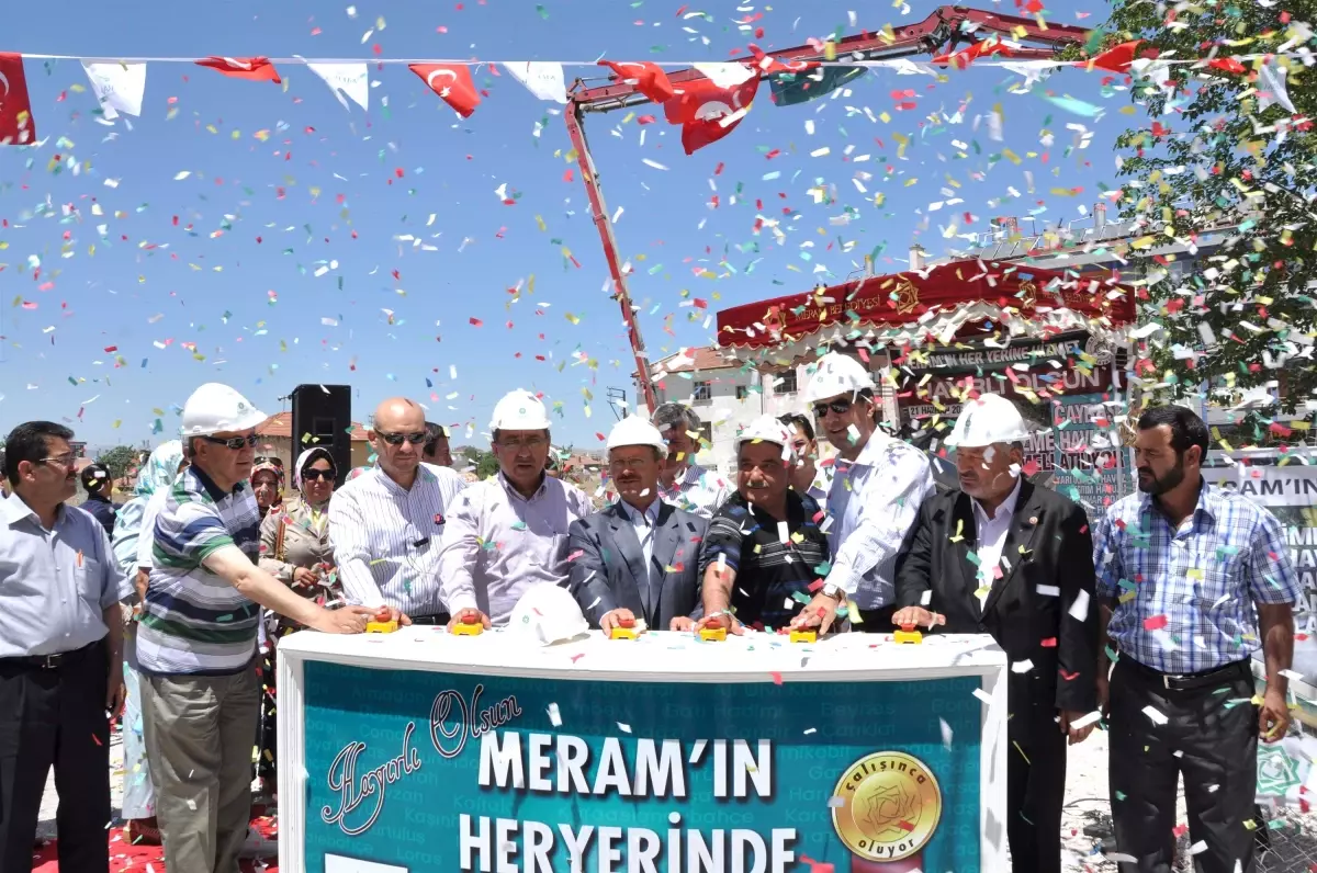 Meram\'a Yarı Olimpik Yüzme Havuzu