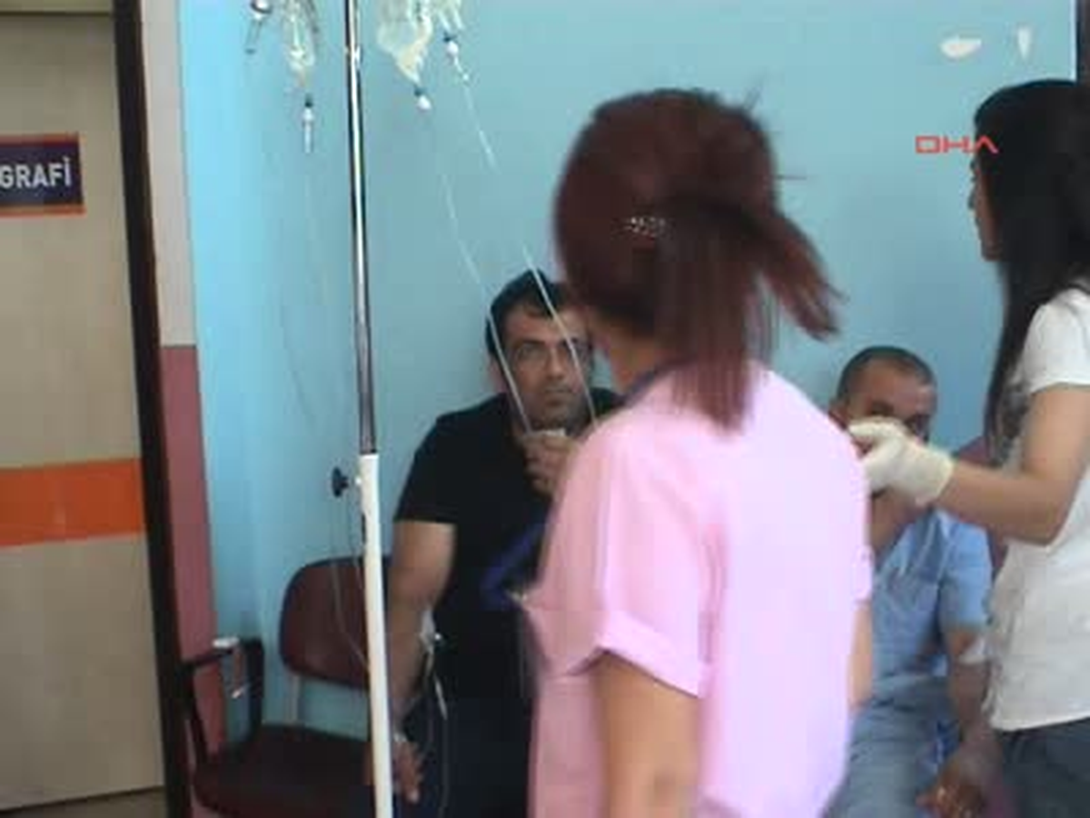 Muş\'ta 4 Kurum Çalışanları Yedikleri Tavuk Etinden Zehirlendi