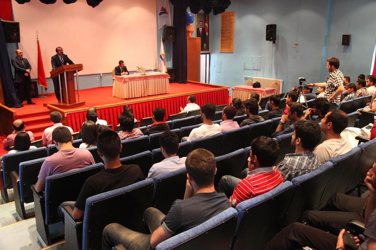 Öğrenciler Sordu Rektör Prof. Dr. Aslan Yanıtladı