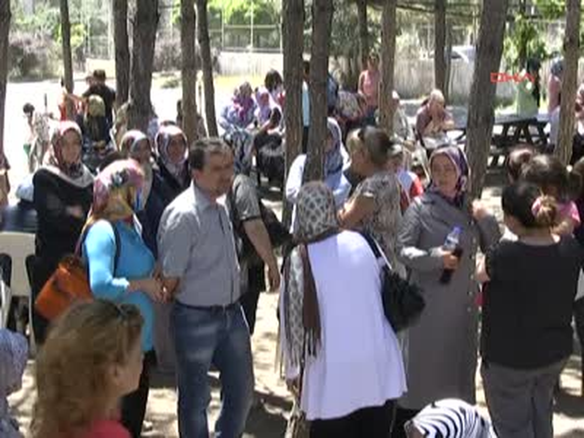 Okullarının Orta Okula Dönüştürülmesini Protesto Ettiler