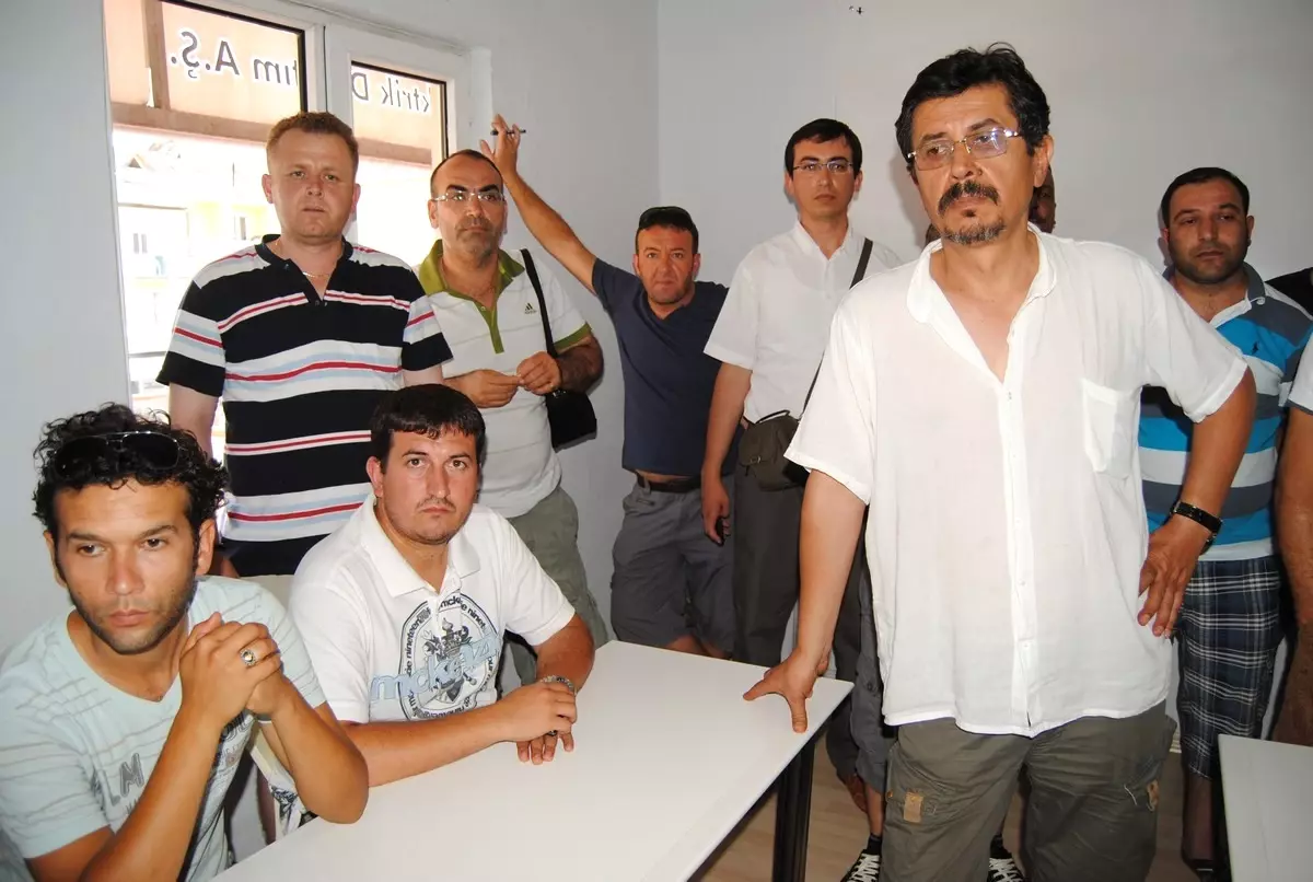 Ölüdeniz\'deki Elektrik Kesintisine Esnaftan Tepki