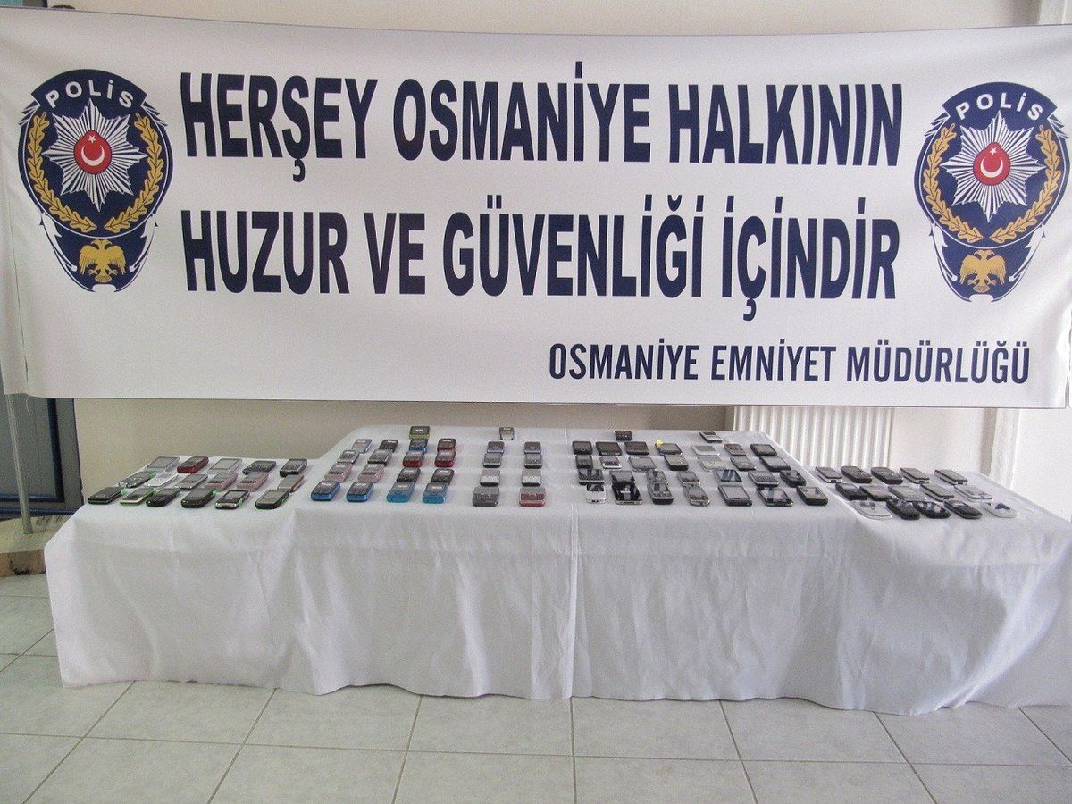 Osmaniye\'de Kaçak Cep Telefonu Operasyonu