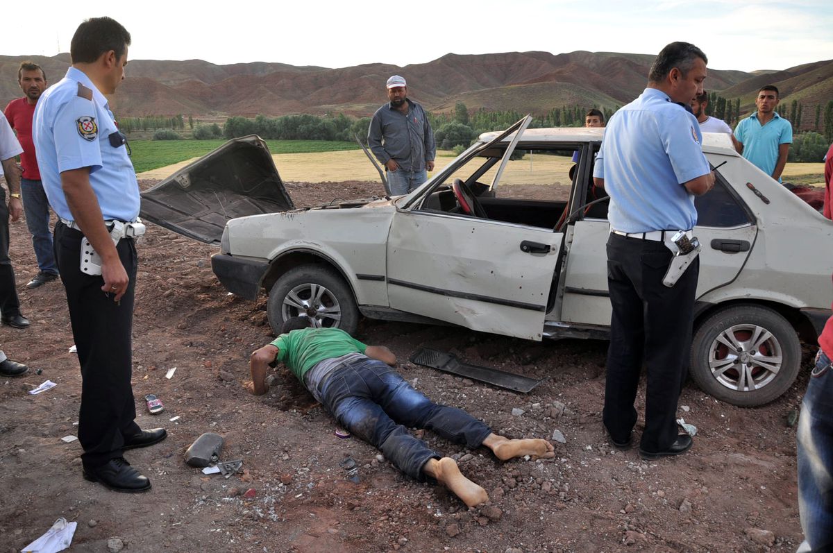 Otomobil Takla Attı: 4 Yaralı