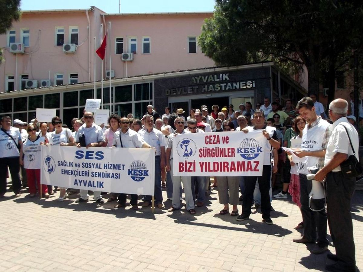 Ses\'ten Sürgünlere Sert Tepki