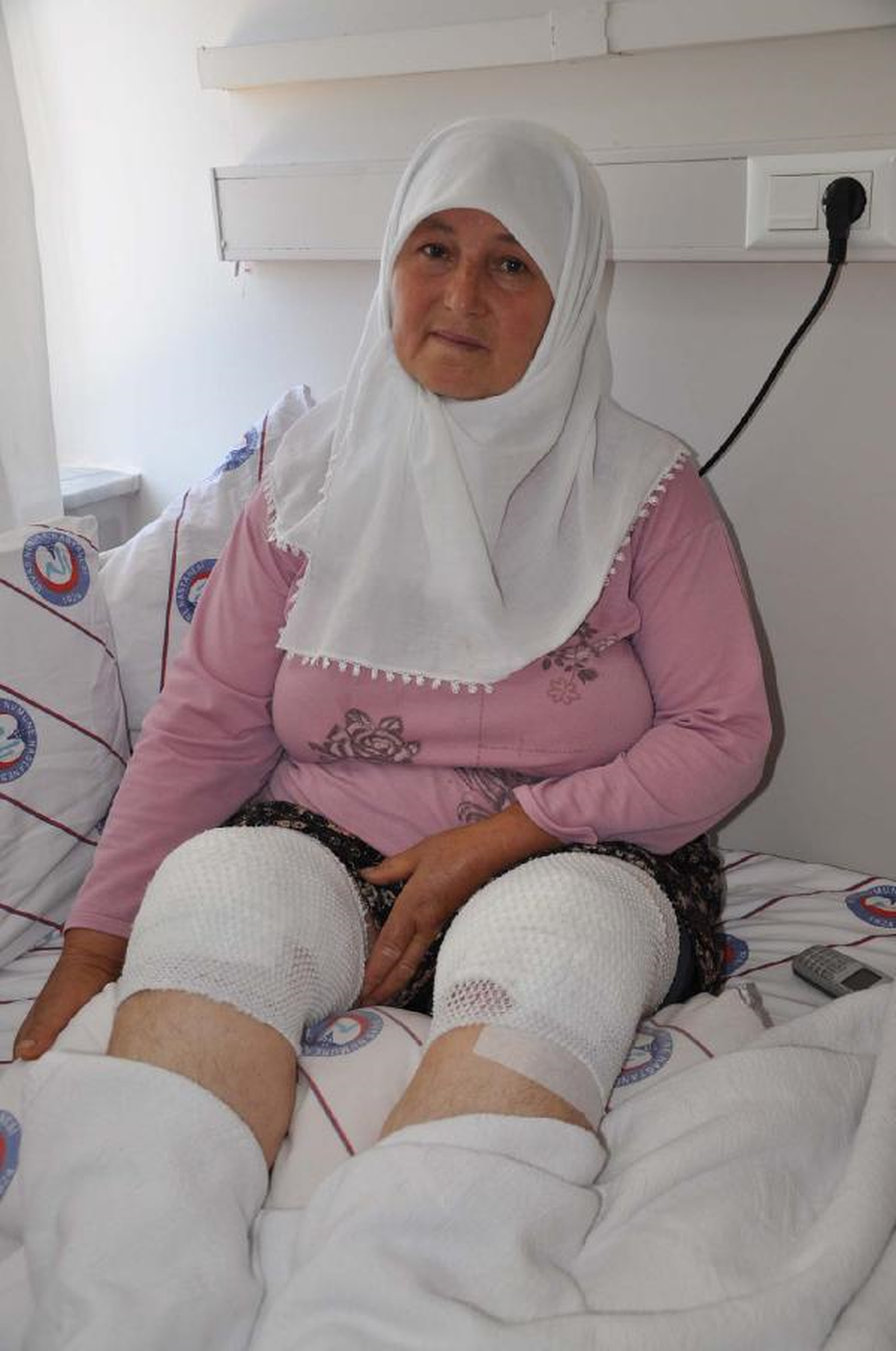 Şifa İçin Dizlerine Sardığı Bitki Bacaklarını Yaktı