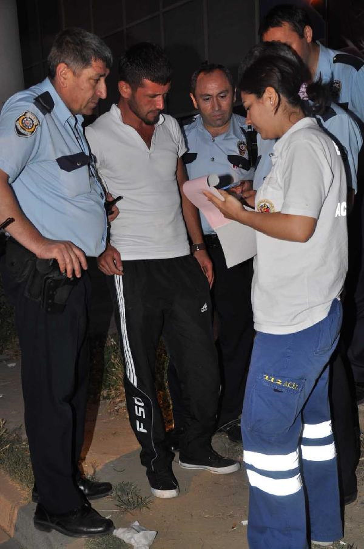 Sözlüsünden Ayrıldı, İntihara Kalkıştı