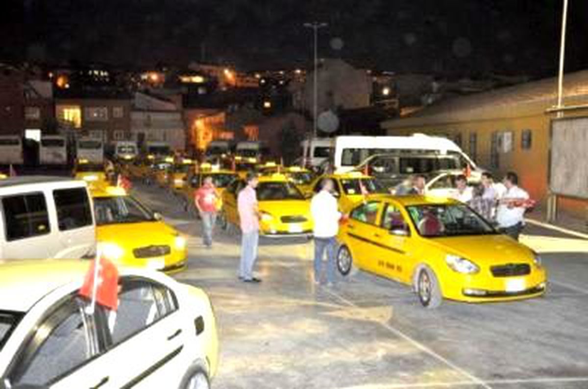 Taksiciler Terör Olaylarını Protesto Etti