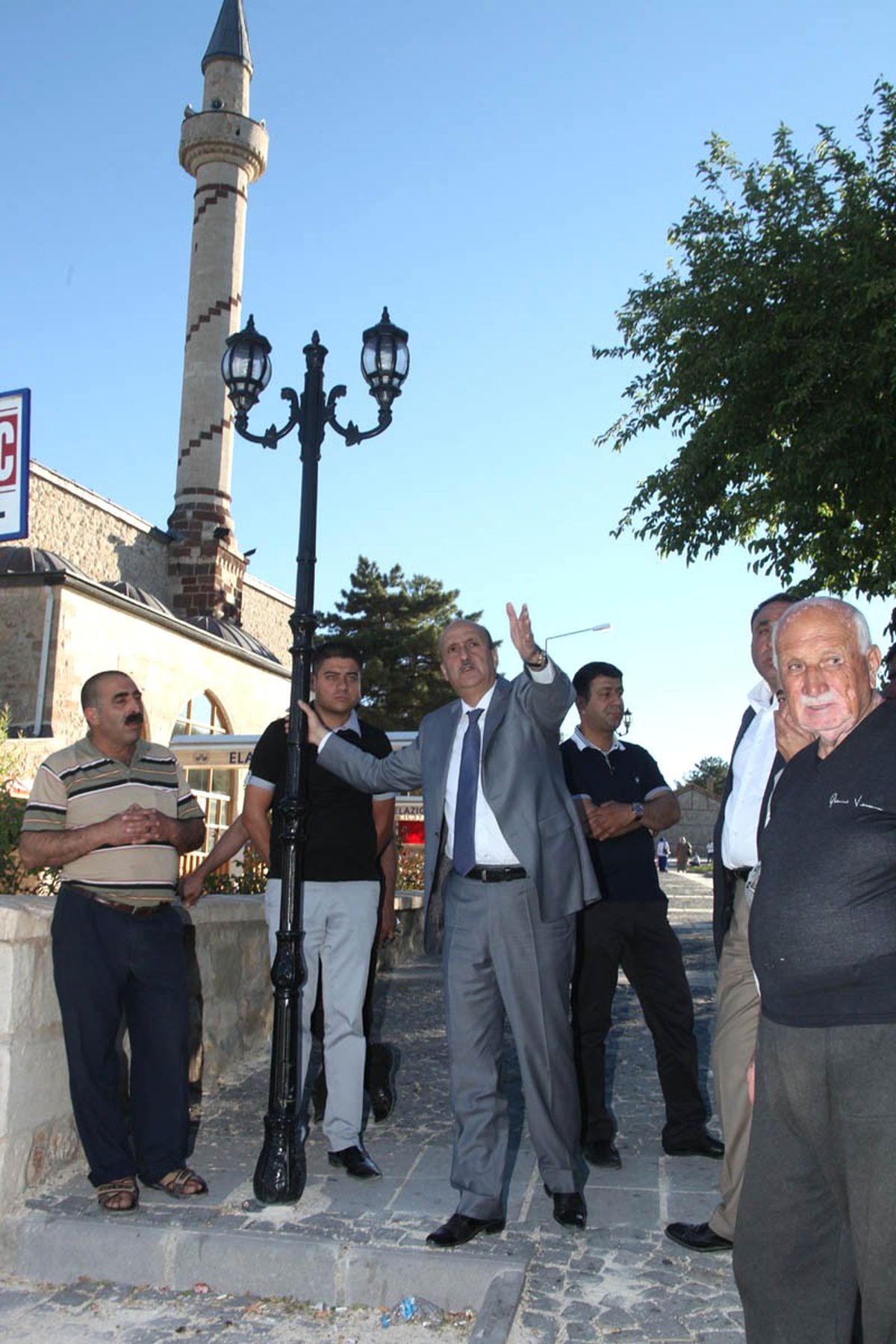 Tarihi Harput Mahallesi\'nde Çevre Düzenleme Çalışmaları Sürüyor
