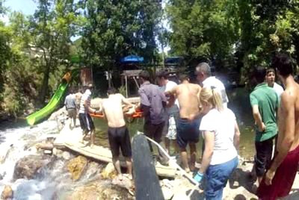 19 Yaşındaki Genci, Boğulmaktan Öğretmenler Kurtardı