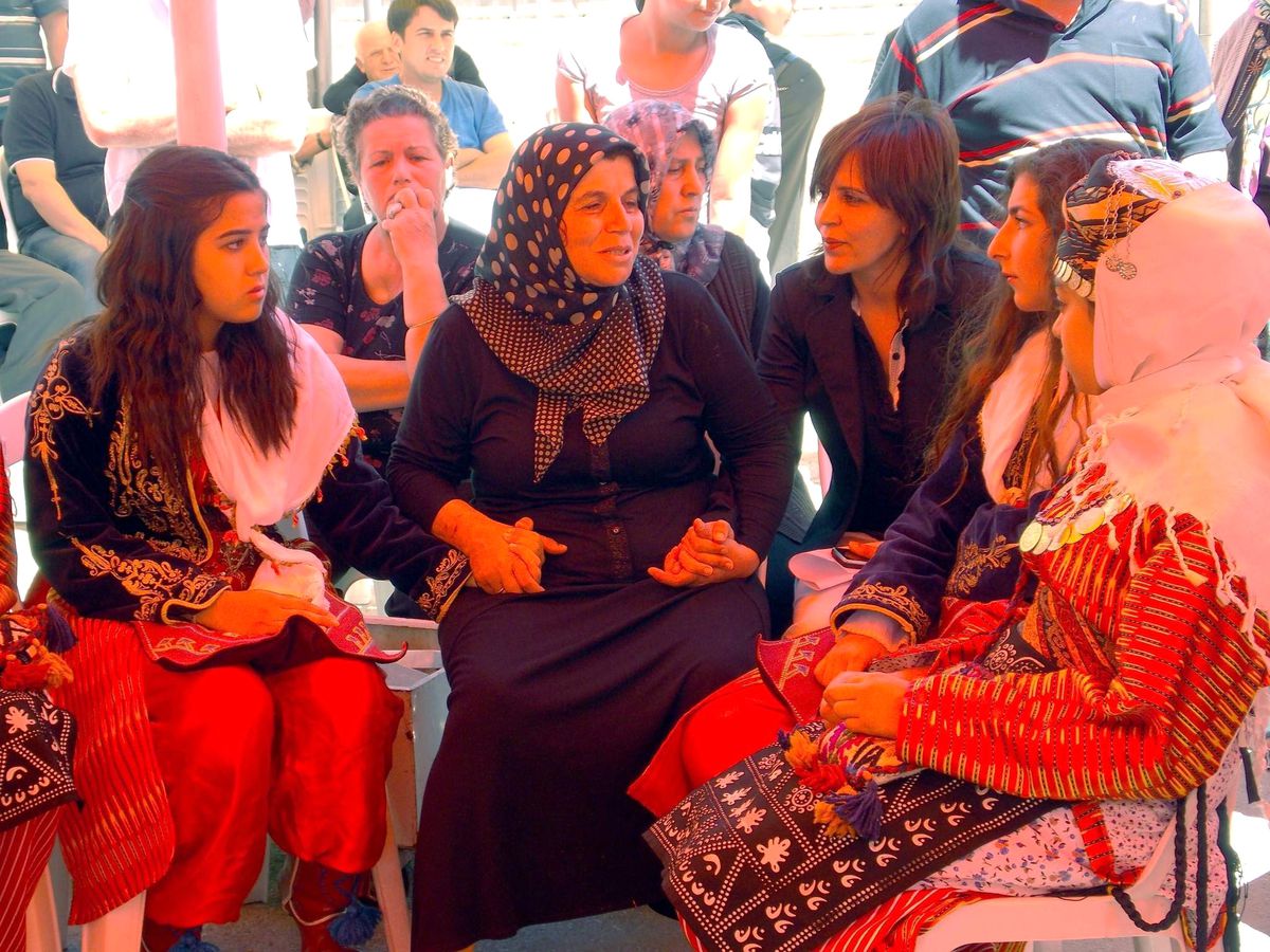 Adıyamanlı Folklorcular Konya\'da Şehit Ailesini Ziyaret Etti