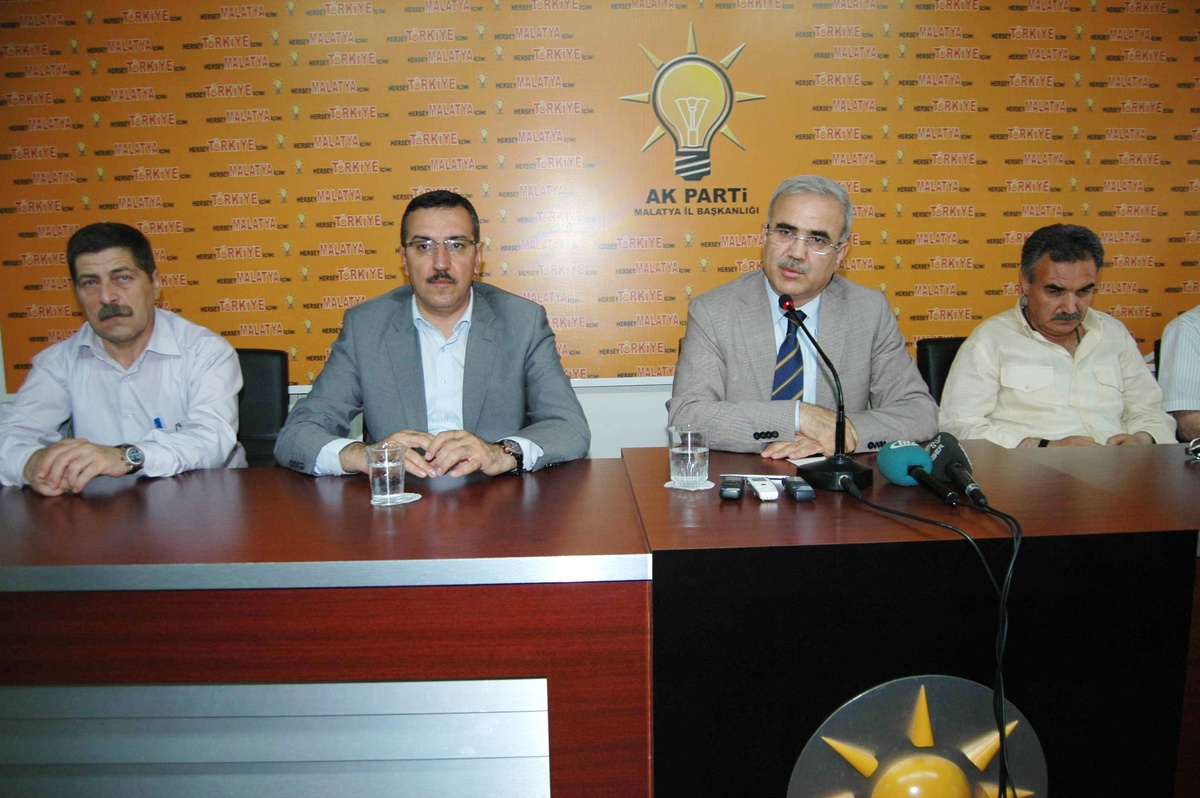 AK Parti\'li Fındıklı ve Tüfenkçi\'den "Büyükşehir" Değerlendirmesi