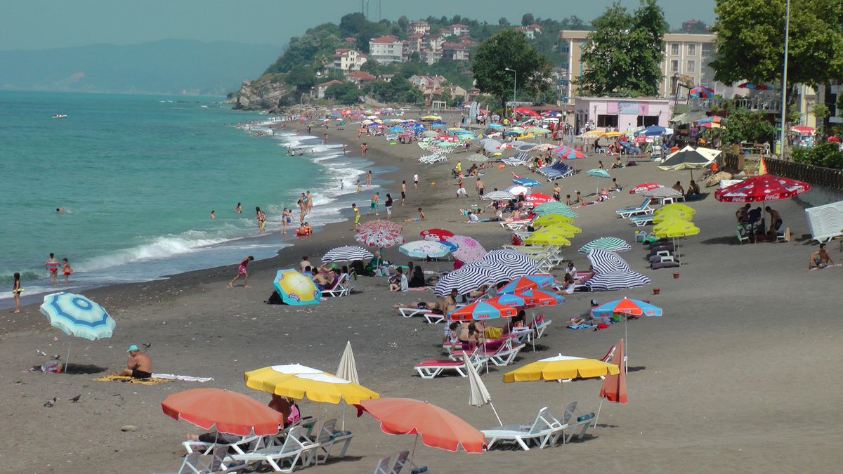 Akçakoca Sahilleri Bodrumu Aratmıyor