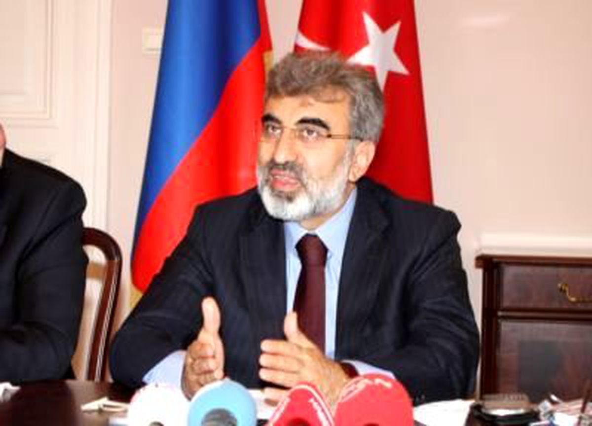 Bakan Yıldız Yüzer Restoranta Türk İşadamları ile Bir Araya Geldi