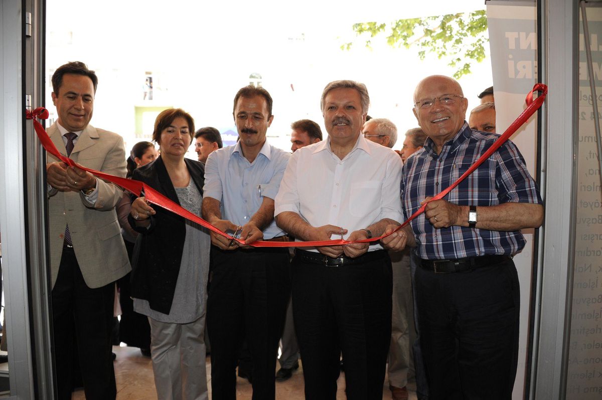 Belediye\'nin Akıllı Kent Hizmet Servisi Törenle Açıldı