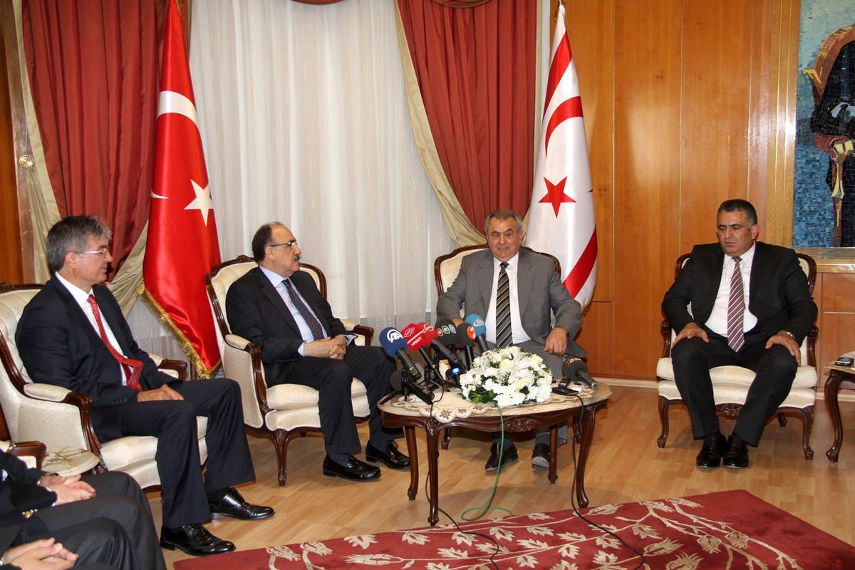 Beşir Atalay, KKTC Başbakanı İrsen Küçük\'le Görüştü