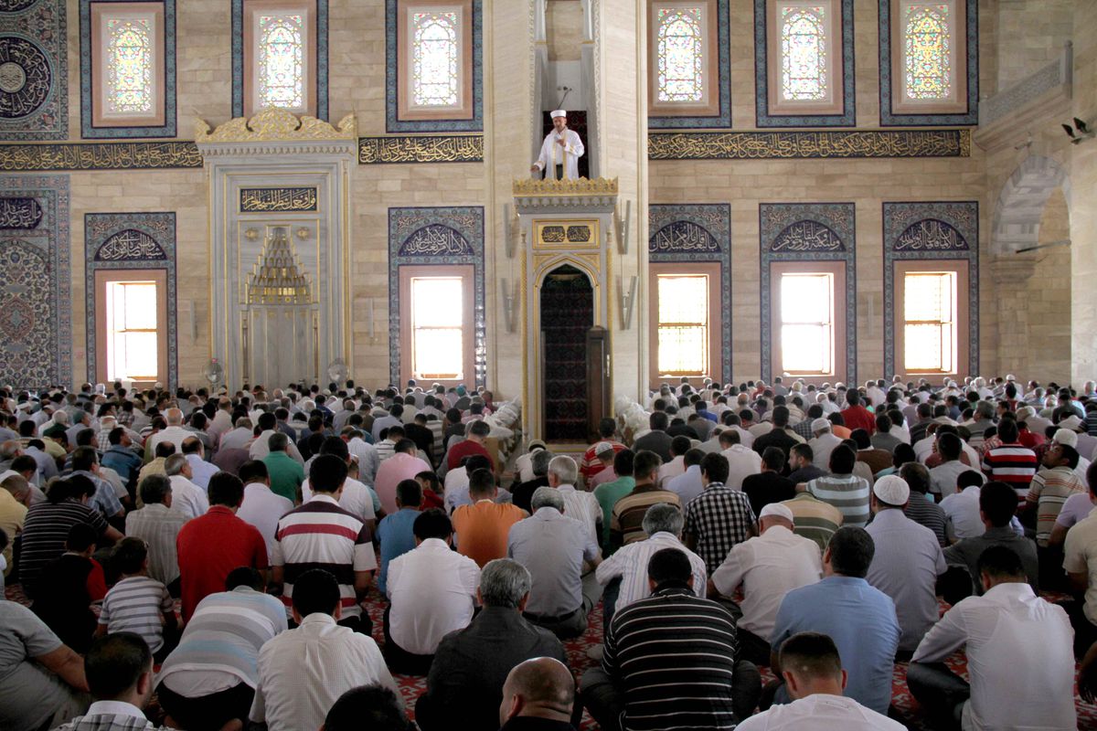 Cuma Namazında \'Kur\'an Kursu\' Çağrısı