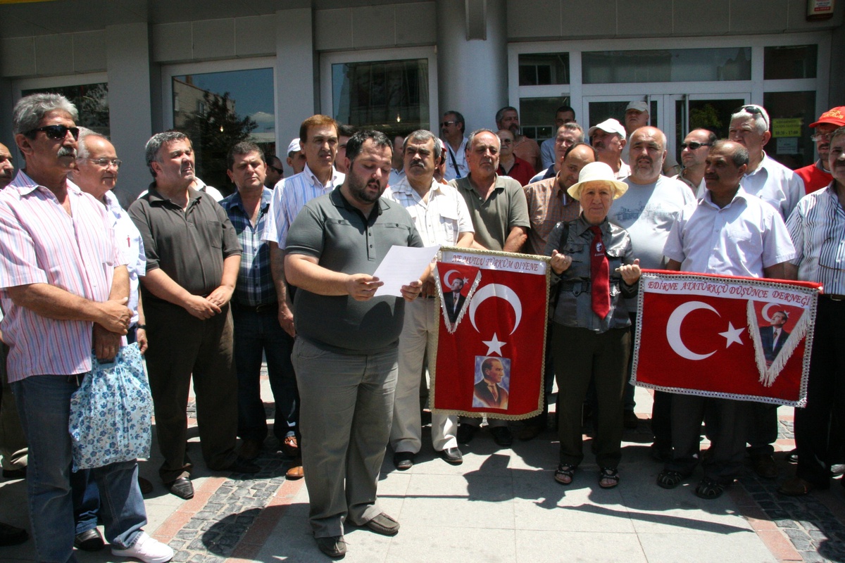 Edirne\'de Bir Gazeteciye Yapılan Saldırı Kınandı