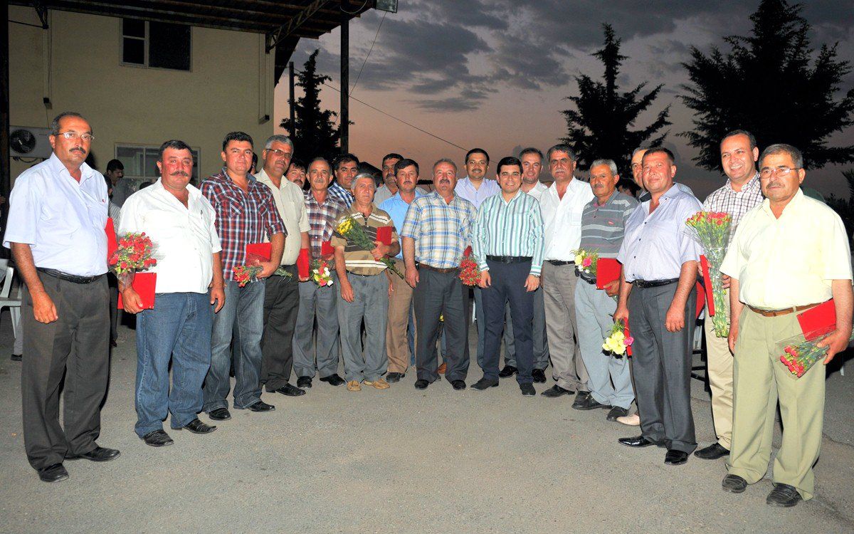Emekli Olan İşçilerine Plaket Verildi