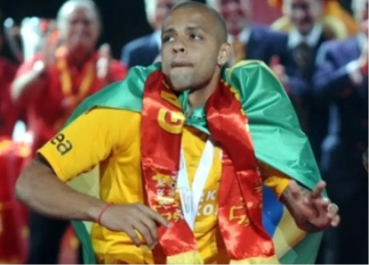 Emery Gözlerini Açtı ve Eskiye Baktı!