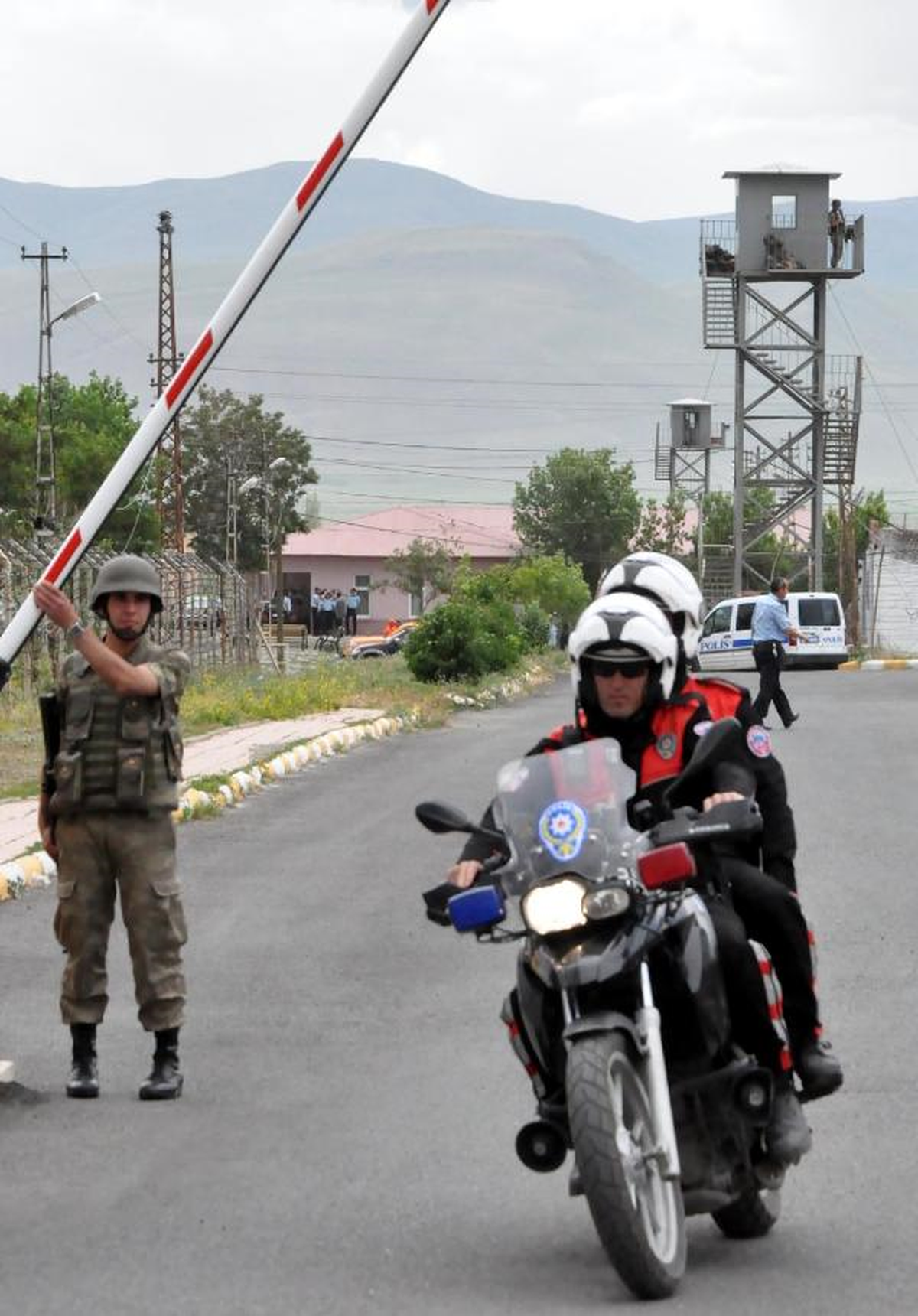 Erzurum Cezaevi\'nde Ziyaretçileri Tedirgin Eden Tatbikat
