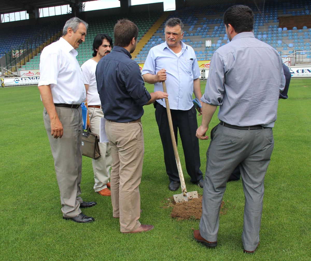 FIFA Heyeti Rize Yeni Şehir Stadyumu\'nda İncelemede Bulundu