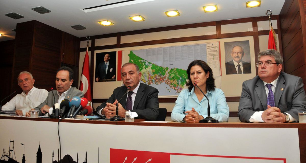 Gürsel Tekin\'den Karayolları Genel Müdürü\'ne Tepki