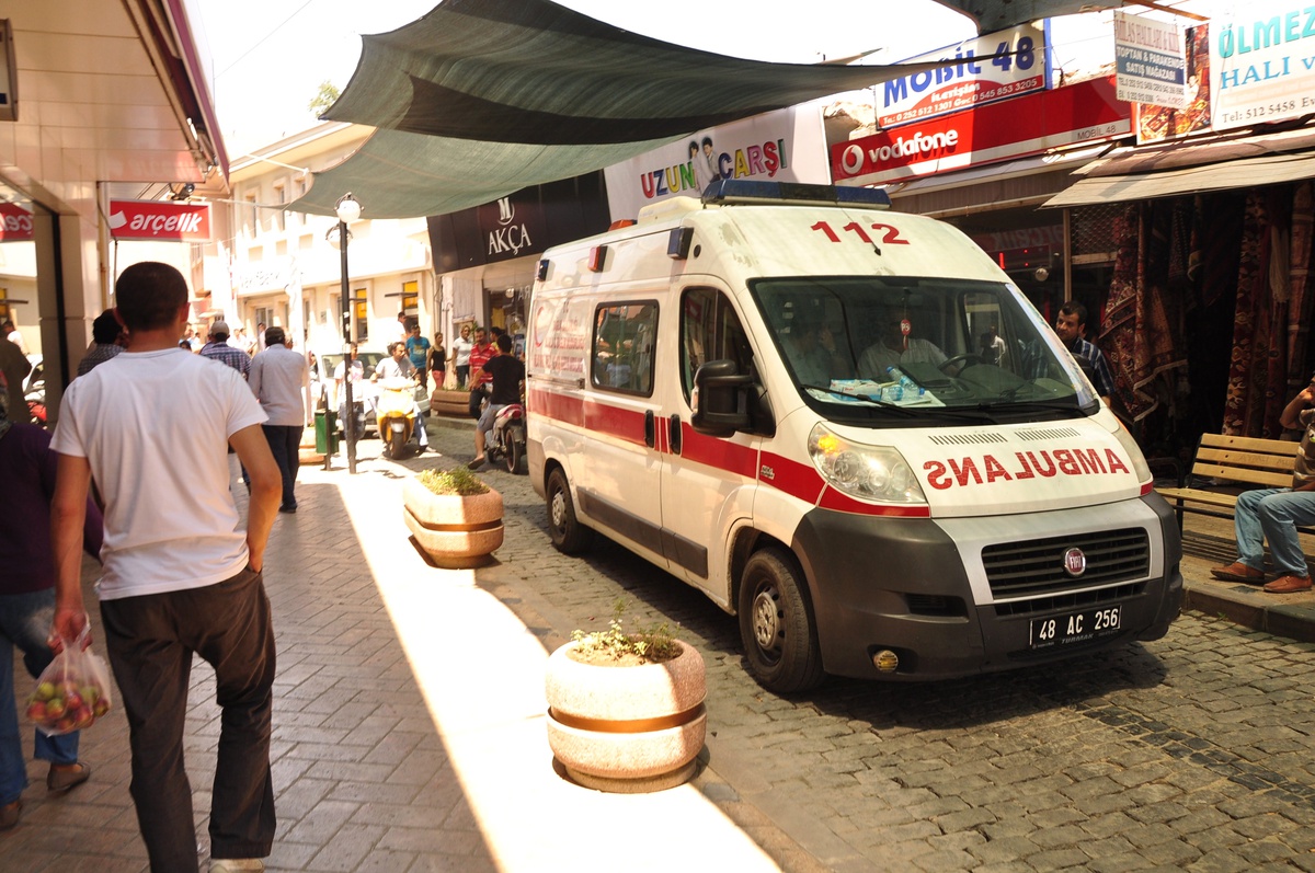 Hamile Kadına Giyim Mağazasında Akrep Soktu