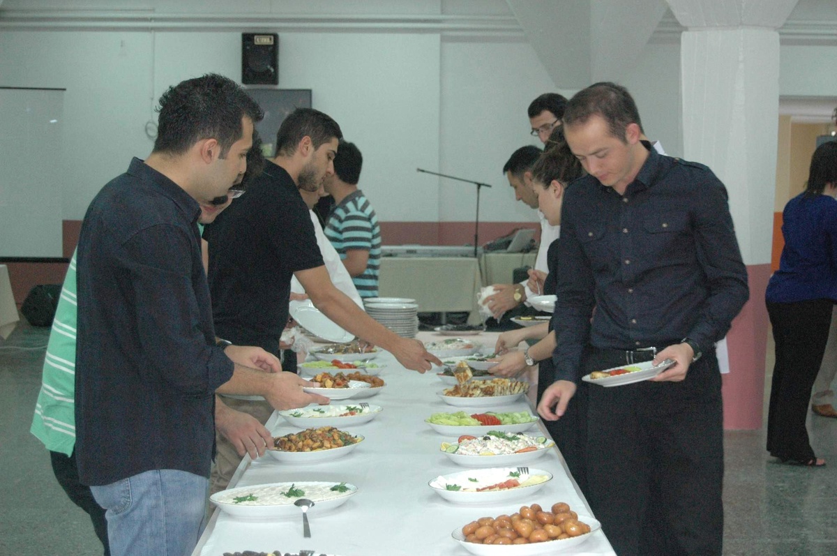 İntörn Doktorlar Mezuniyet Töreninden Önce Bir Araya Geldi
