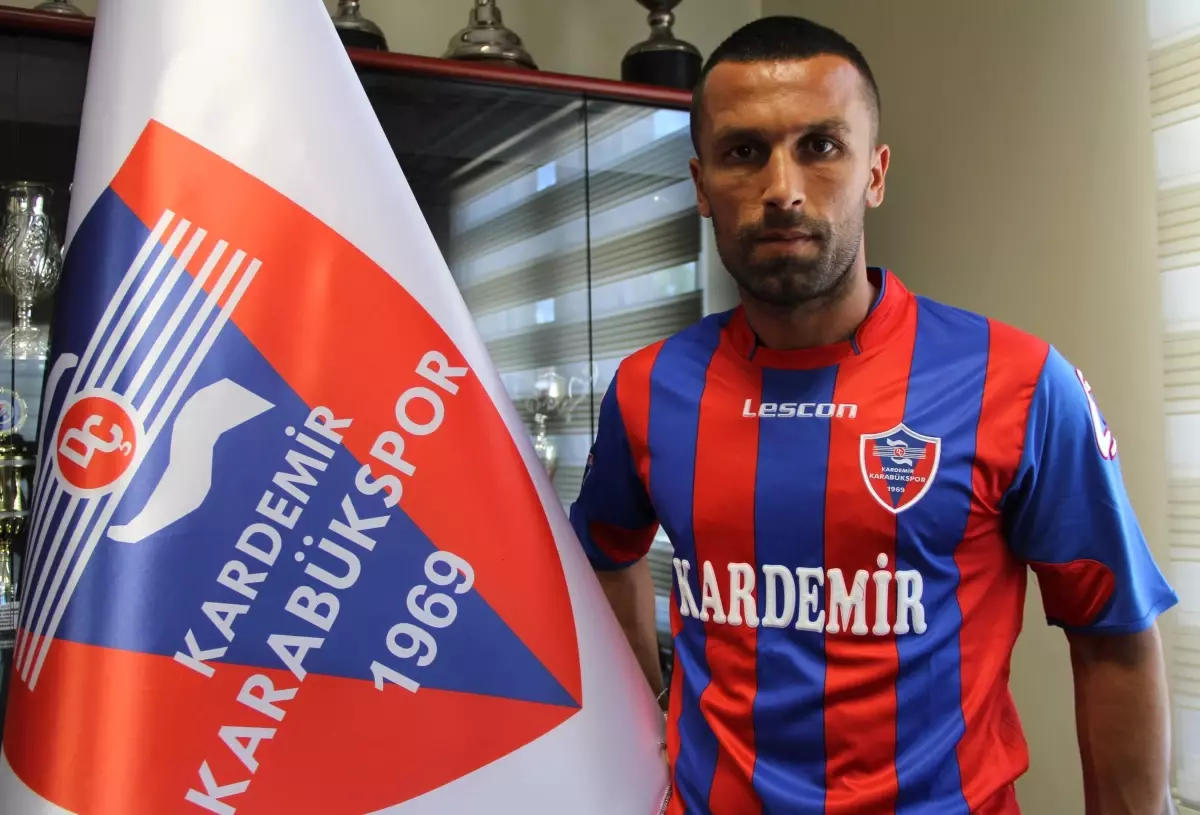 Karabükspor\'da Çifte İmza