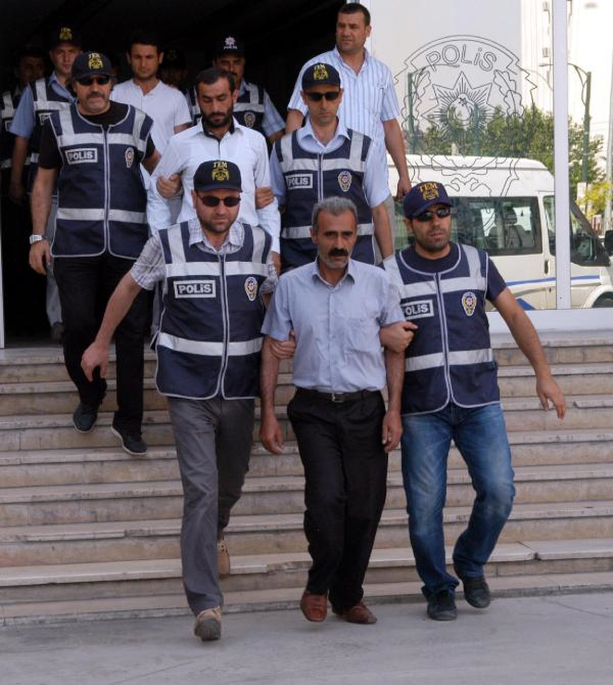 Kck\'dan Yakalandı, \'Ben MHP\'liyim\' Diye Bağırdı