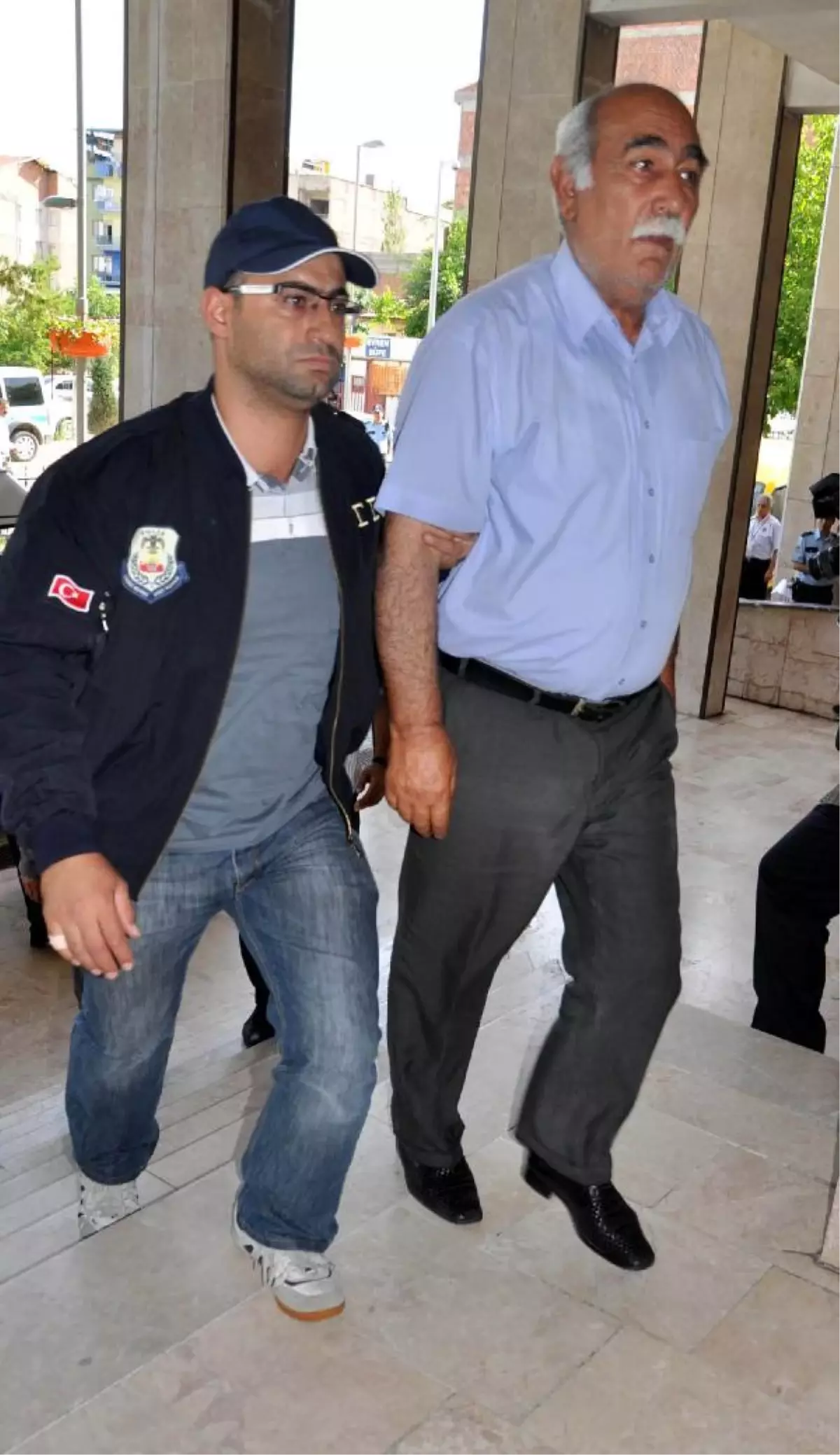 Kck Şüphelileri Adliyeye Sevk Edildi