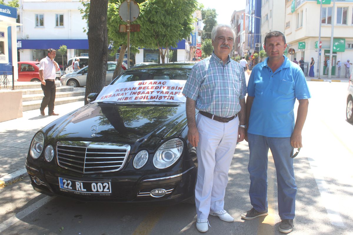 Keşan Belediye Başkanı Mehmet Özcan, Makam Aracını Tanıttı.