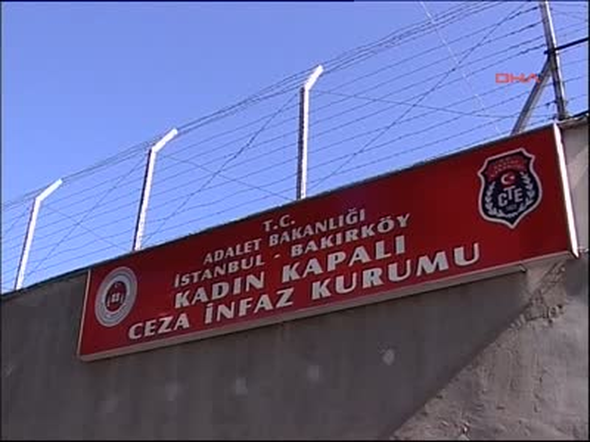 Kışanak ve Tuncel, Kck Davasından Tutuklu Bulunan Büşra Ersanlı\'yı Cezaevinde Ziyaret Etti