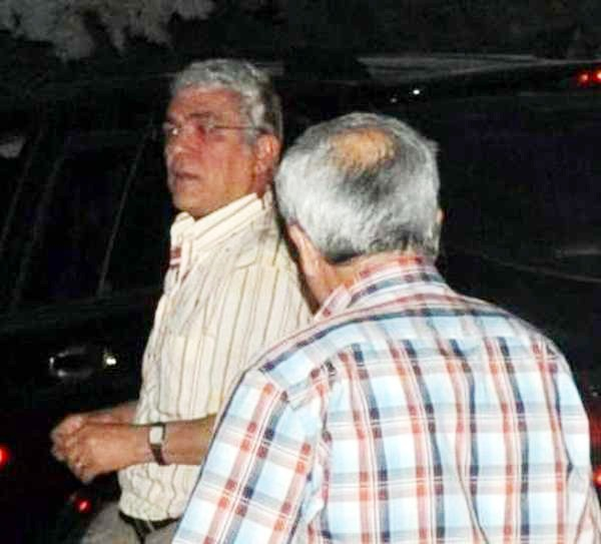 Kuyumcuyu Soyguncunun Elinden Komşuları Kurtardı