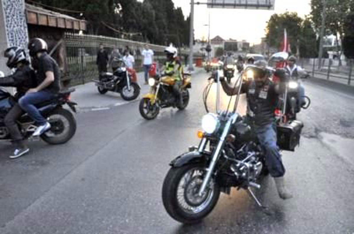 Motosiklet Kulübü Üyeleri Terör Olaylarını Protesto Etti