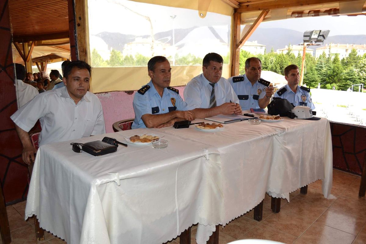 Niğde Polisi Vatandaşı Dinliyor
