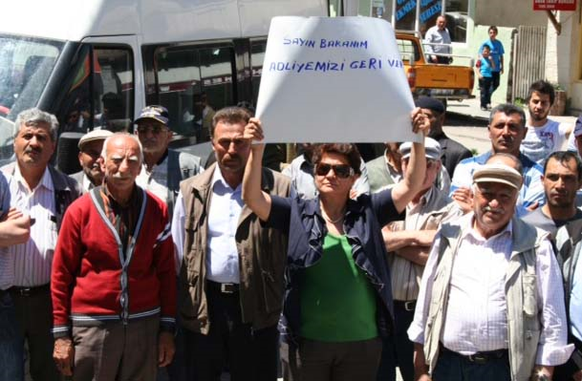 Olur Adliyesi\'nin Kapatılması Protesto Edildi