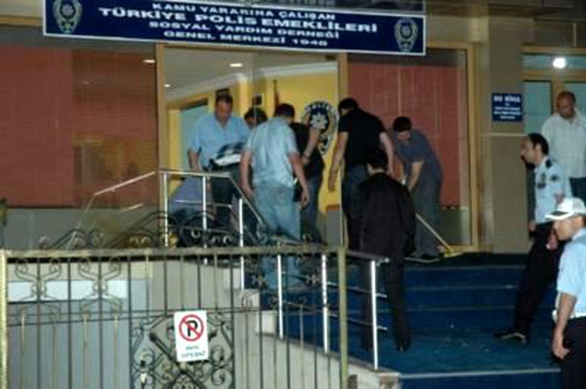 Polis Derneğine Ses Bombalı Saldırı