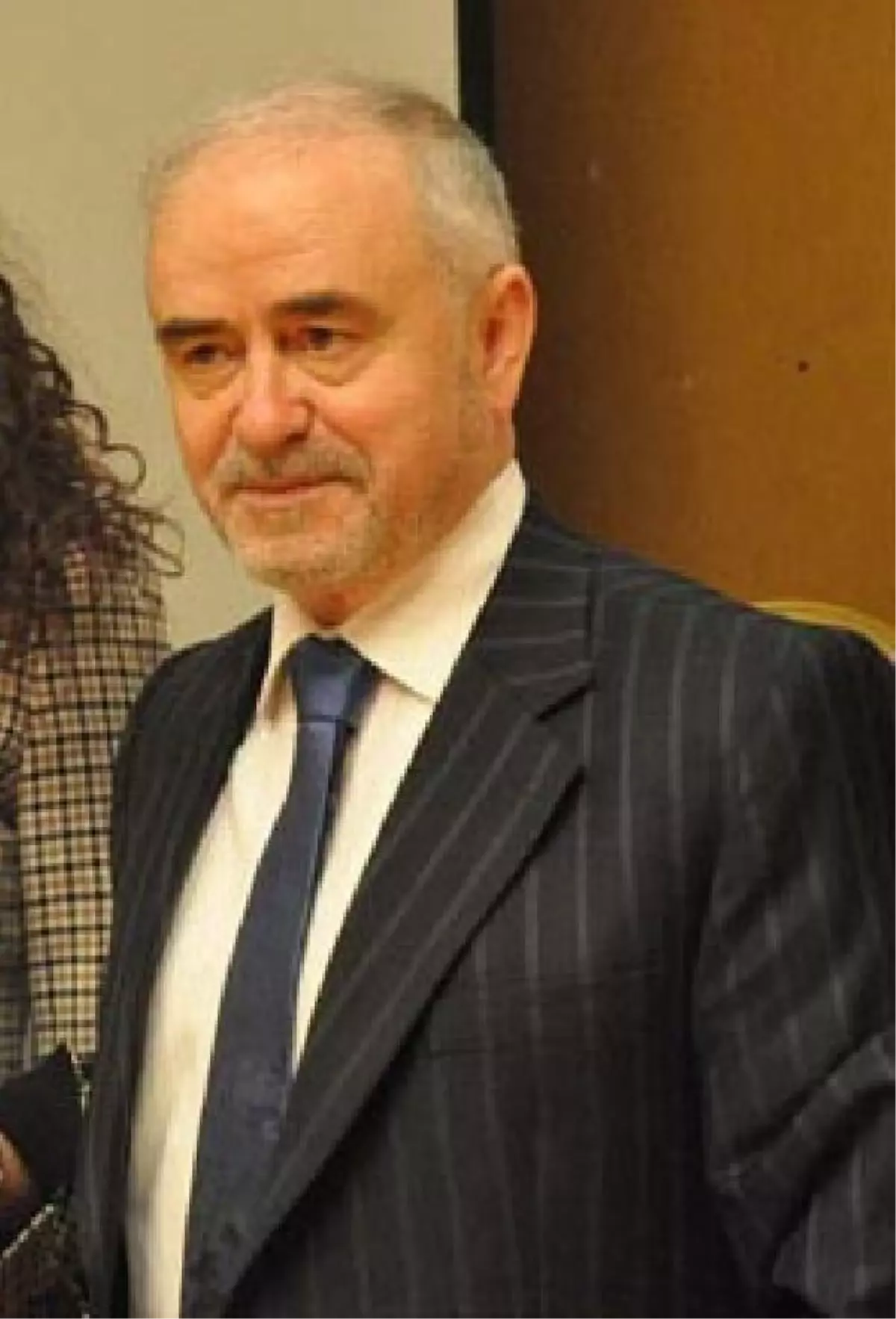 Porselen Devinde 'Mal Paylaşımı' Gerginliği