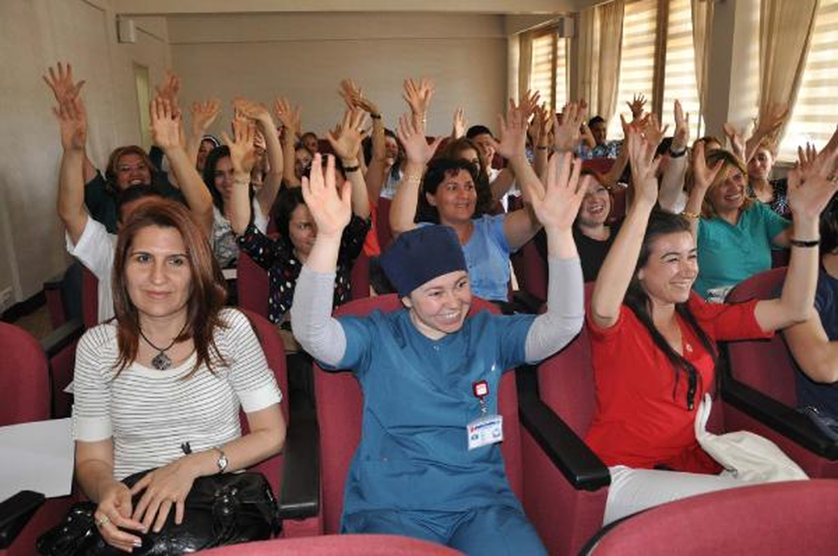Sağlık Personeli İşaret Dili Öğrendi