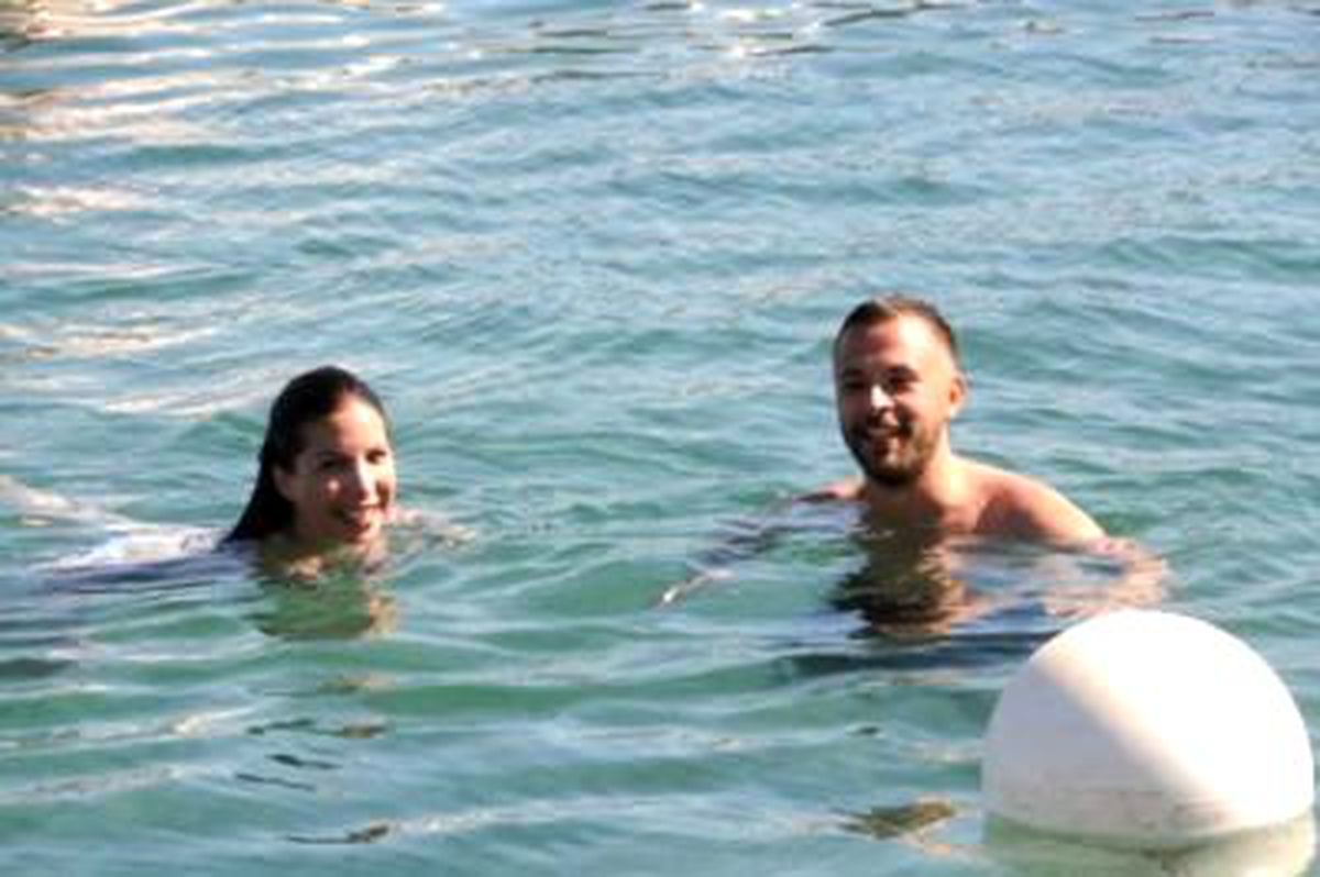 Tuğba Özerk, Sevgilisiyle Çeşme\'de