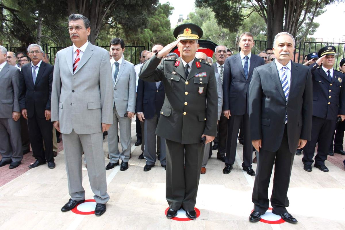 Urfa\'ya "Şanlı" Unvanı Verilişinin 28. Yıl Dönümü