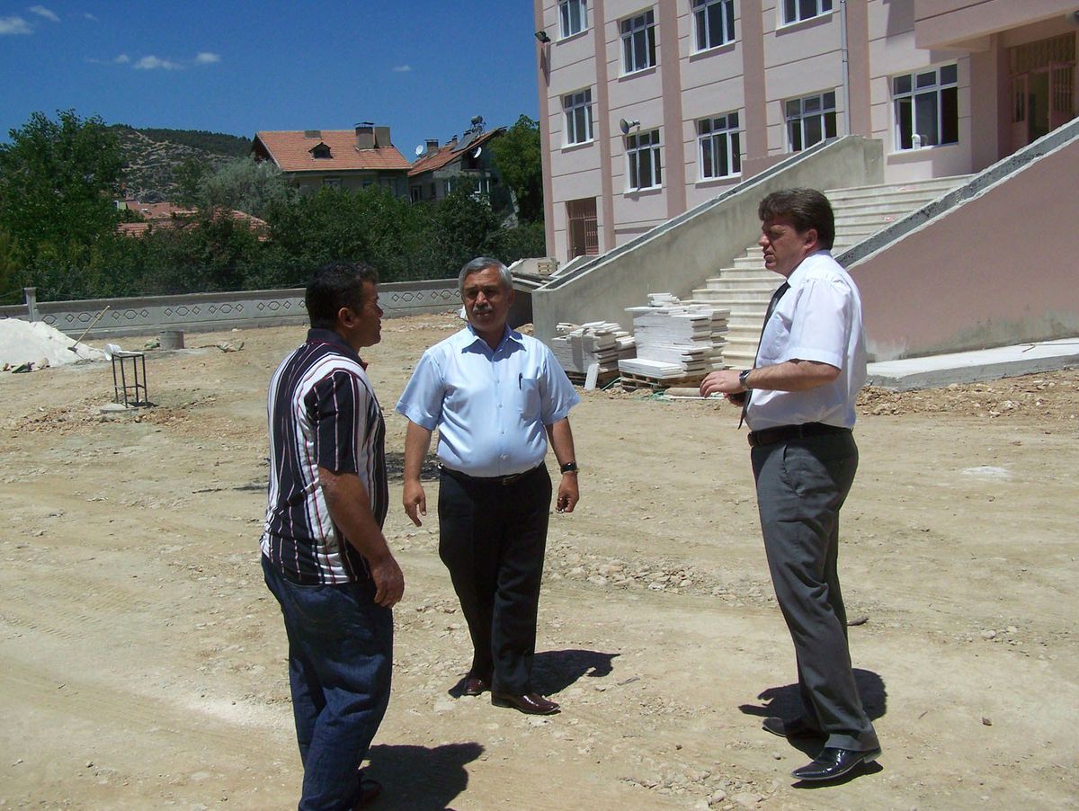 Yaşar Yalçın İlköğretim Okulu'nda Çalışmalar Sürüyor