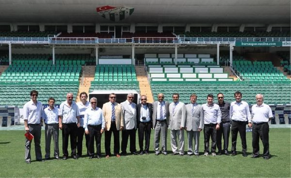 FIFA Heyeti Bursa Atatürk Stadı\'nda İnceleme Yaptı