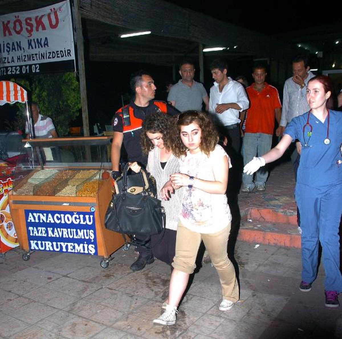 Alkol Aldı, Rastgele Ateş Etti: 1 Yaralı