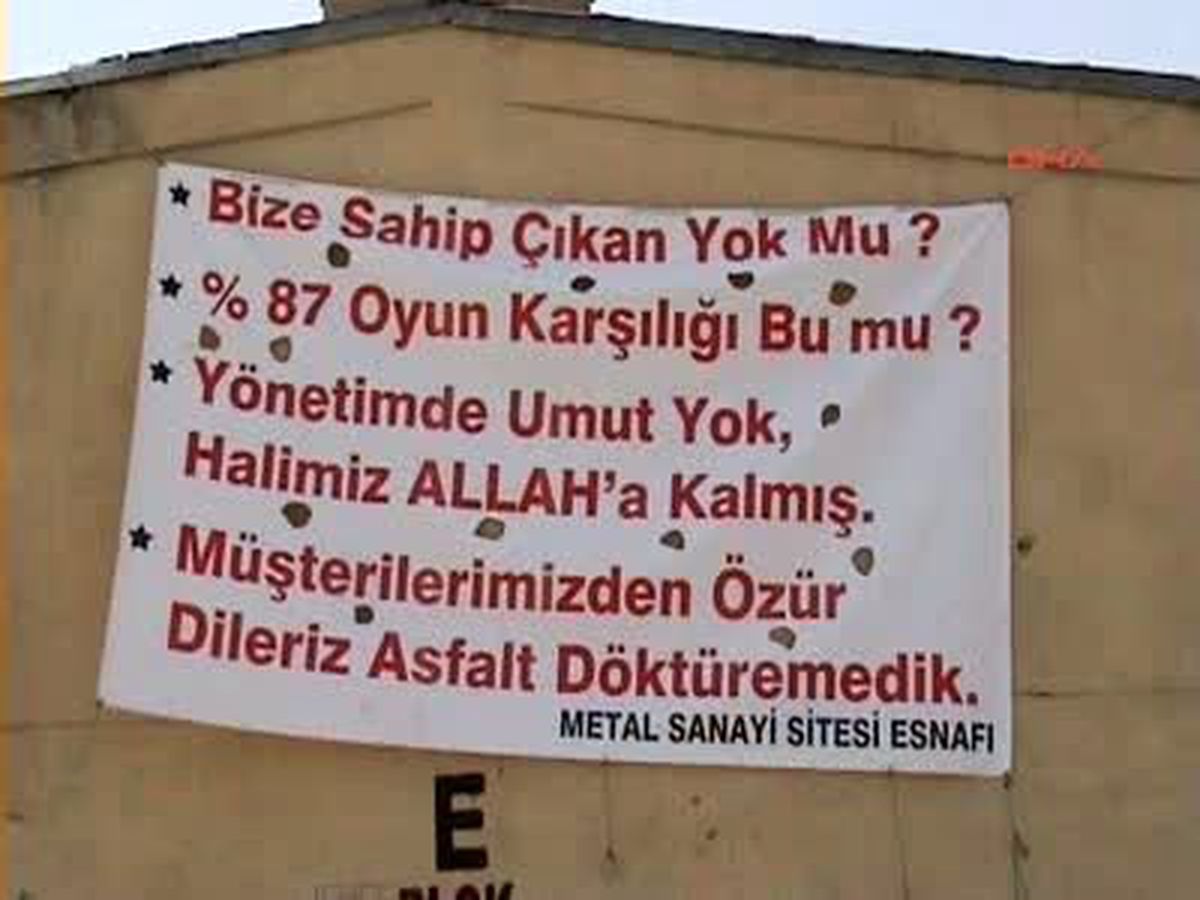 Asfalt Üzüntülerini Pankarta Taşıdılar