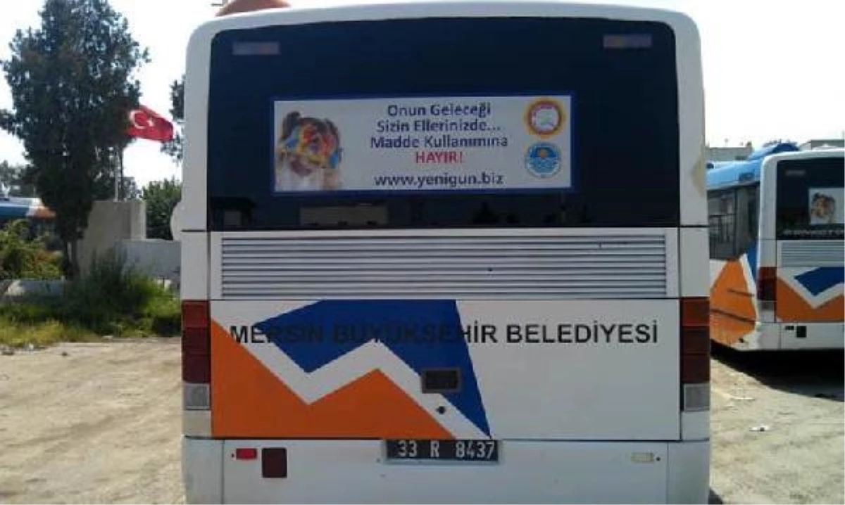 Belediye Otobüsündeki Afiş 2 Çocuğun Hayatını Kurtaracak