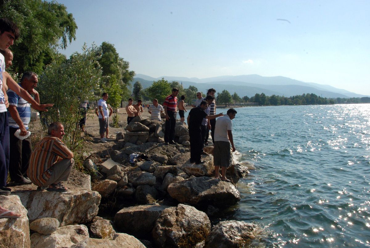 İranlı Genç Sapanca Gölü\'nde Boğuldu
